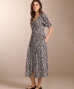 Paceandpoise.shop5cb0771336 1