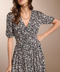 Paceandpoise.shop5cb0771336 2