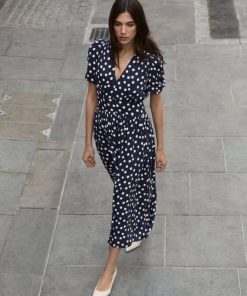 Paceandpoise.shop801382a166 3